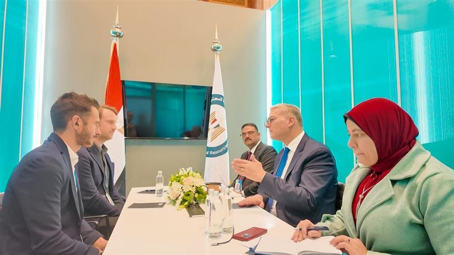 وزير البترول يبحث مع باريك جولد خطط التوسع في استكشاف الذهب بمصر